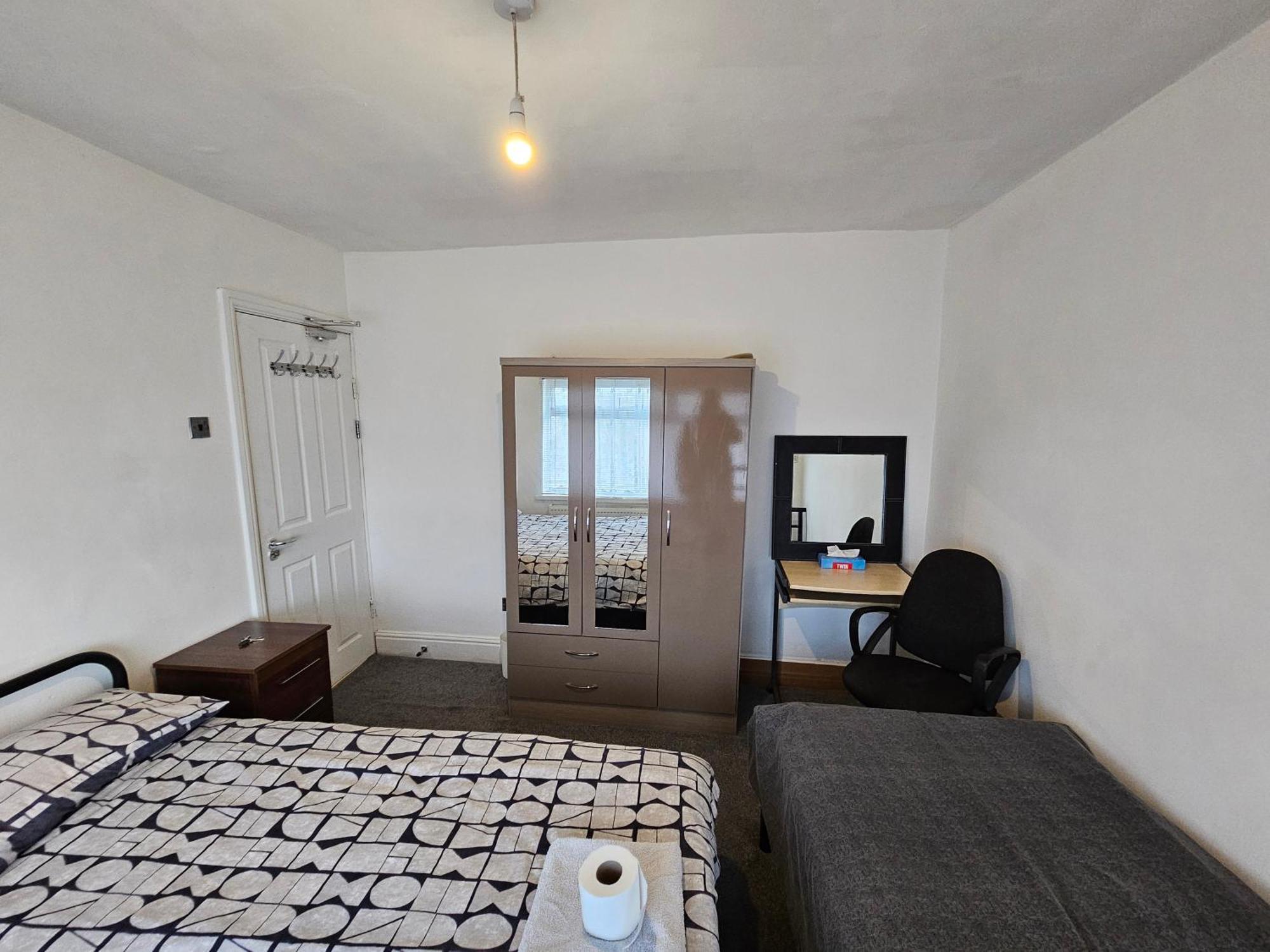 Monyhull Homestay - Near City Centre Kingsheath Nia Nec Bhx Бирмингем Экстерьер фото